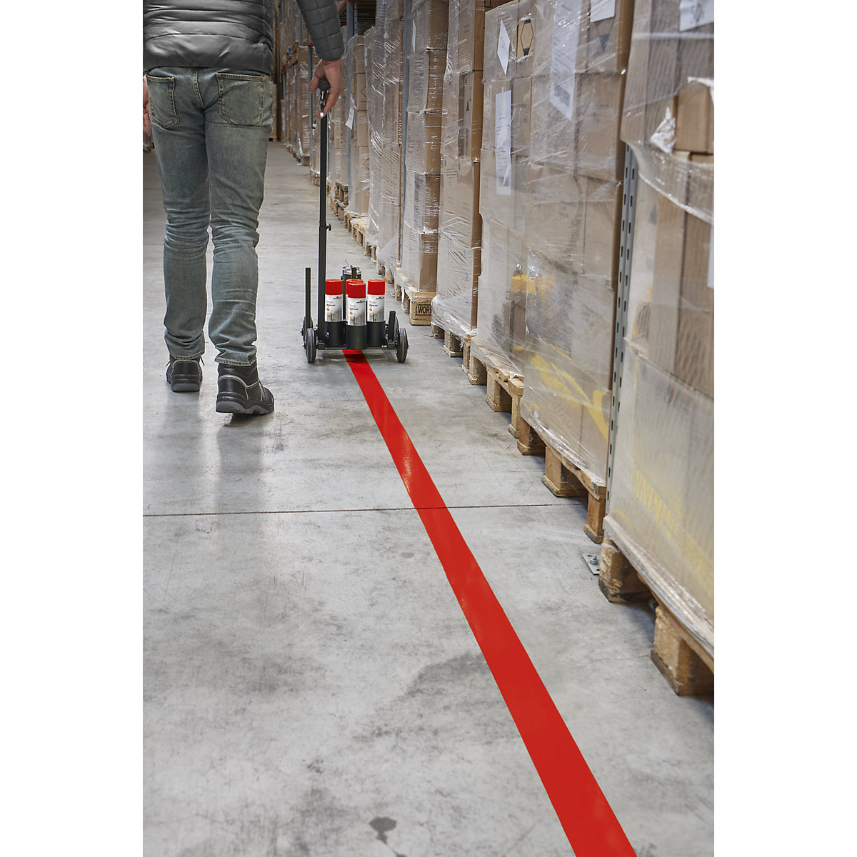 DURALINE® floor marking spray, contents 750 ml, red.