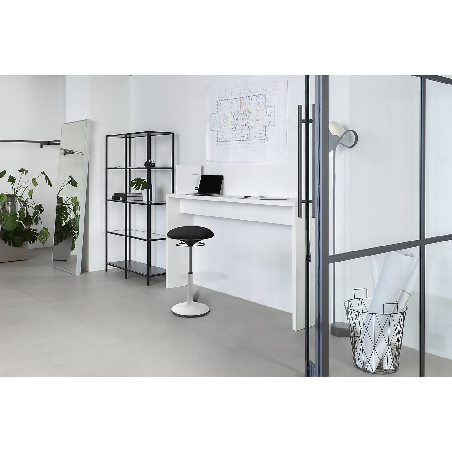 Office stool BBT Coach, seat height 520 - 720 mm, black cover.