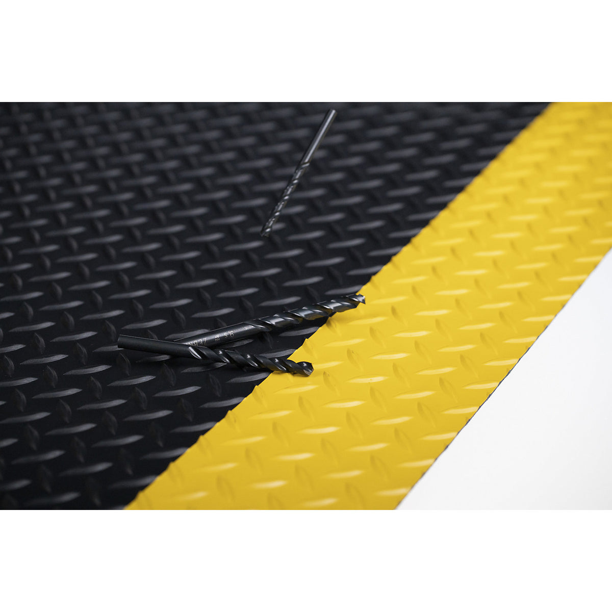Yoga Deck Ultra workstation mat, fixed dimensions, LxW 900 x 600 mm, black/yellow.
