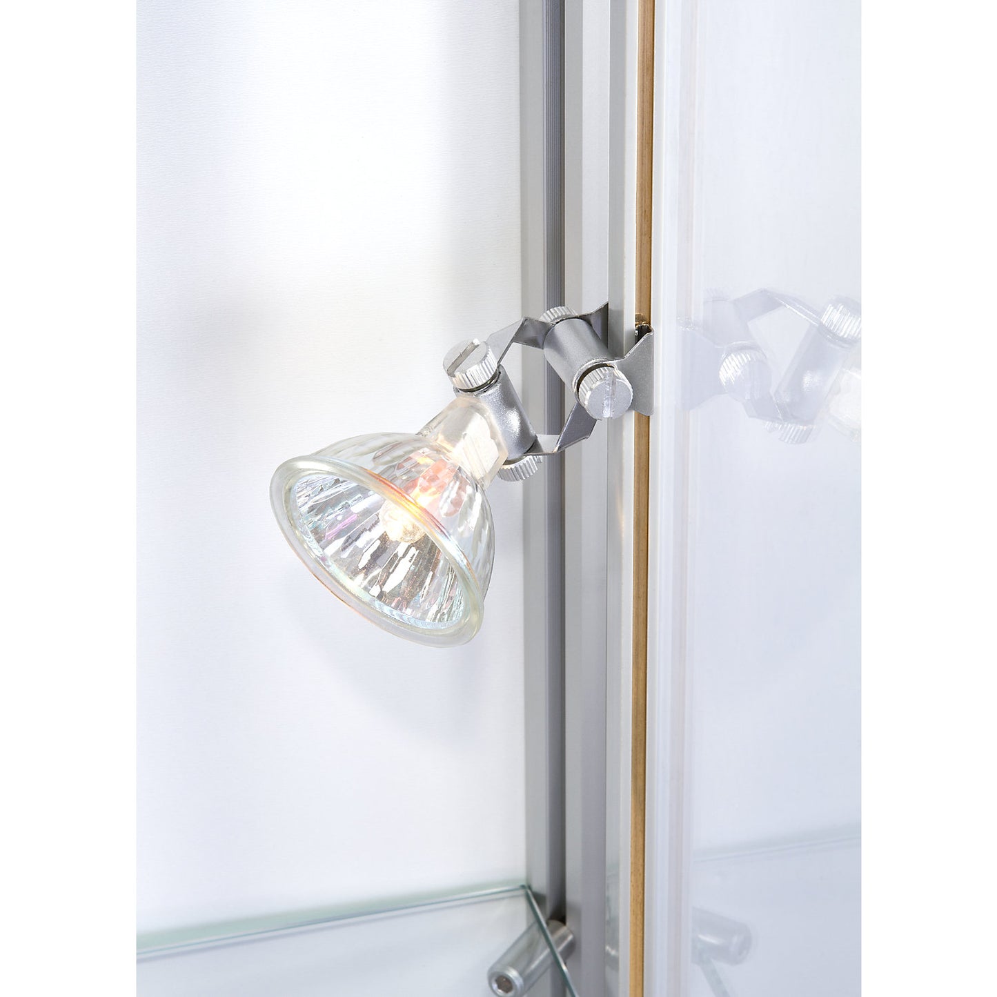 Low voltage illumination, 3 x 20 W spotlights, for height 1000 mm.