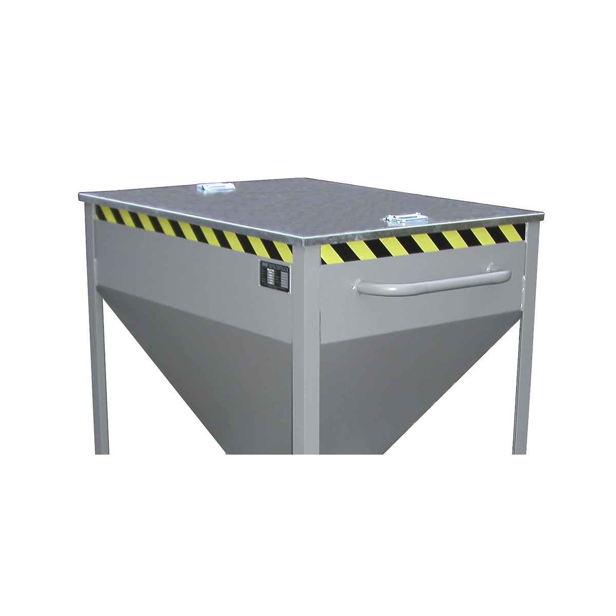 Lid, zinc plated, one piece, supplied detached, for silo hopper.