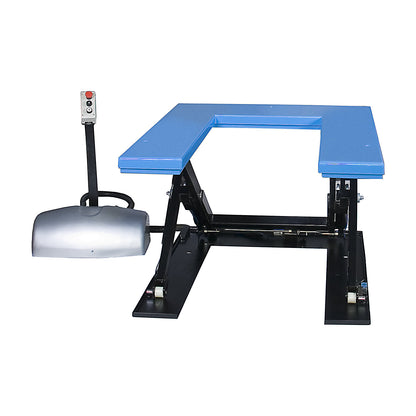 Low profile lift table, U platform, max. load 1000 kg, operating voltage 400 V.