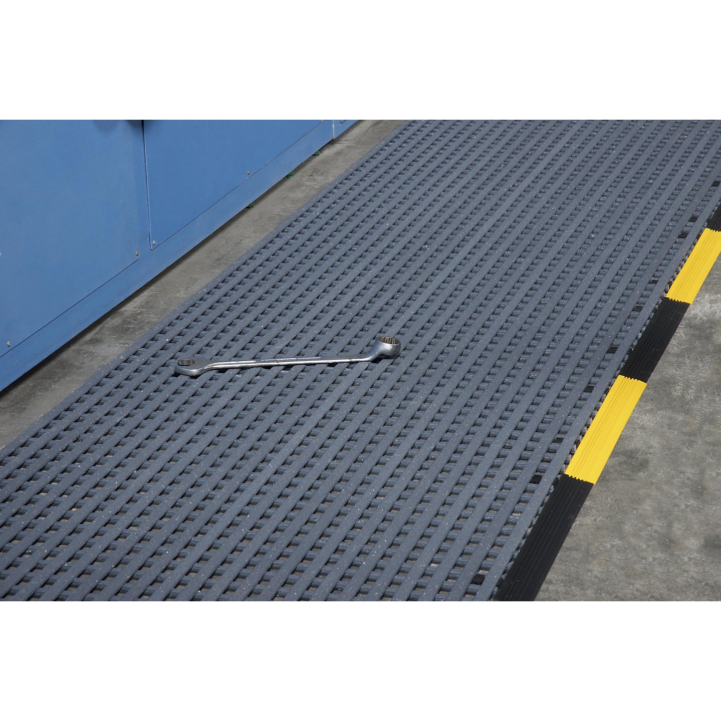 Industrial grid mat for high mechanical loads, cut per metre, width 1200 mm, grey.