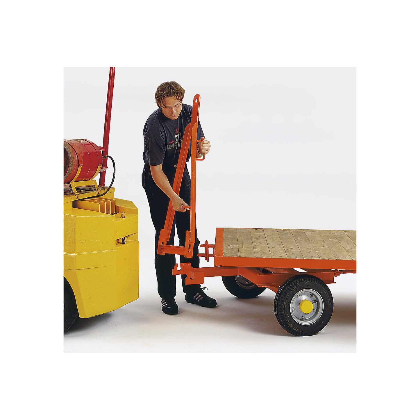 Trailer, 4-wheel linked ackerman steering, max. load 8 t, platform 2.5 x 1.25 m, solid rubber tyres.