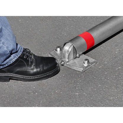 Barrier post, aluminium pipe, lockable, with foot pedal and automatic mechanism, triangle lock.