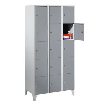 München 5-fold compartment locker, 3 compartments, light grey / silver grey, W 900 mm, with feet.
