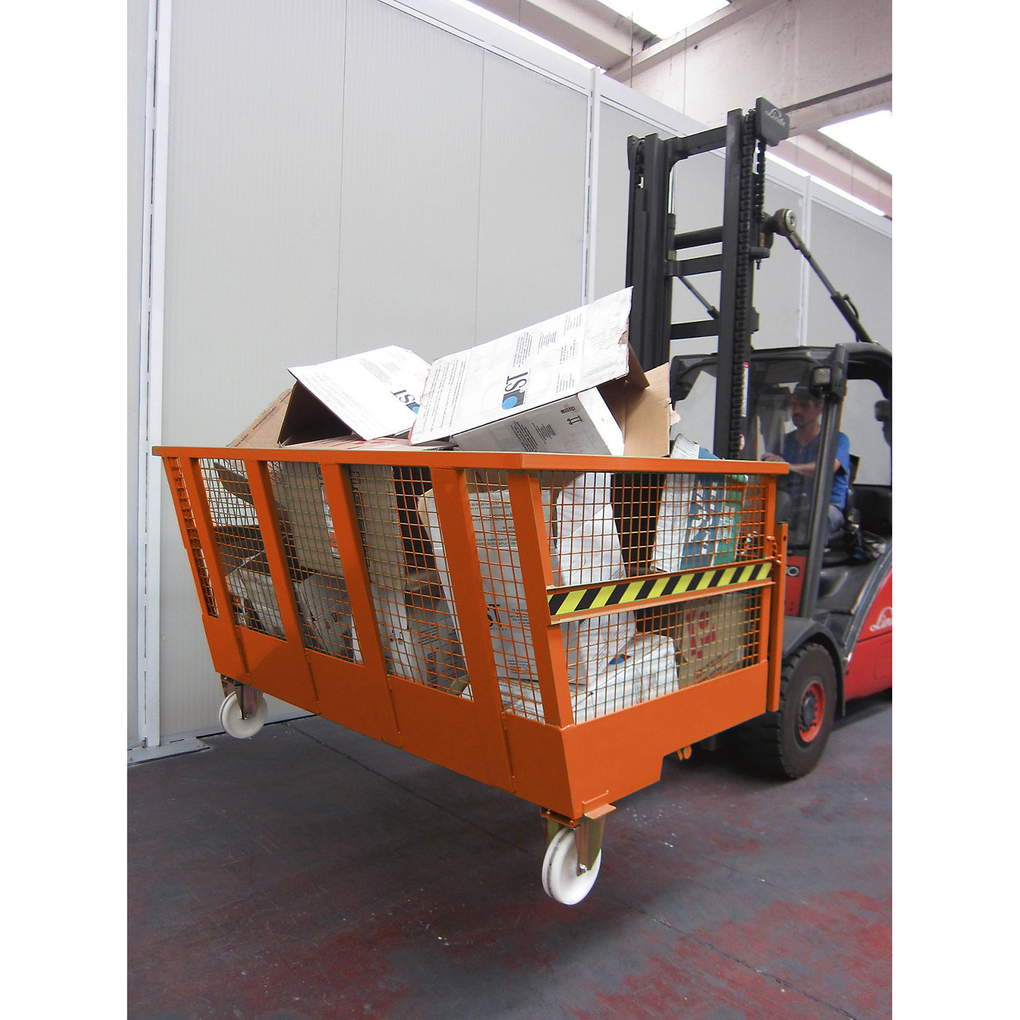 XXL tilting skip, max. load 2000 kg, capacity 2.04 m³.