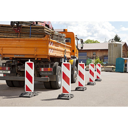 Safety marker, double sided, fitting dimension 40 x 40 mm, right / left pointing, arrow shaped.