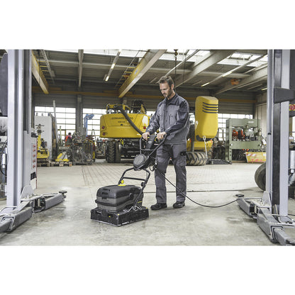 BR 40/10 C ADV floor scrubber, area coverage 400 m²/h, weight 30 kg.