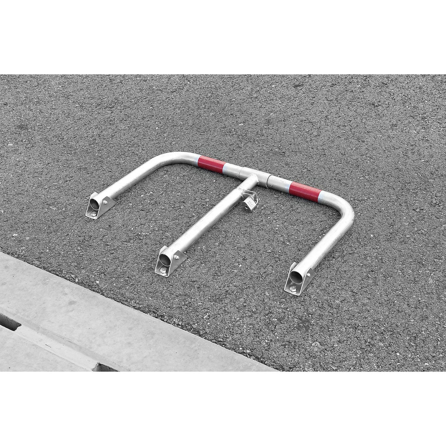 Parking barrier with red reflective stripes, pipe diameter 40 mm, 1+ items.