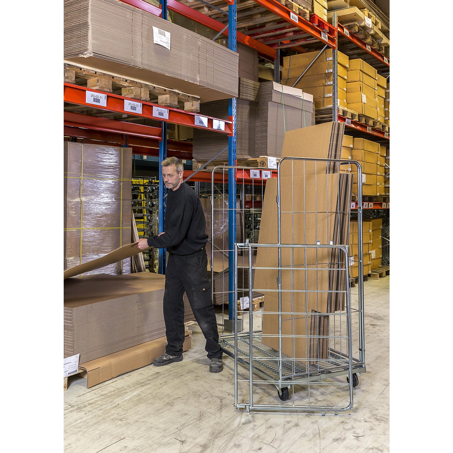 XXL 4-sided roll container, folding long side, without wheel stops.