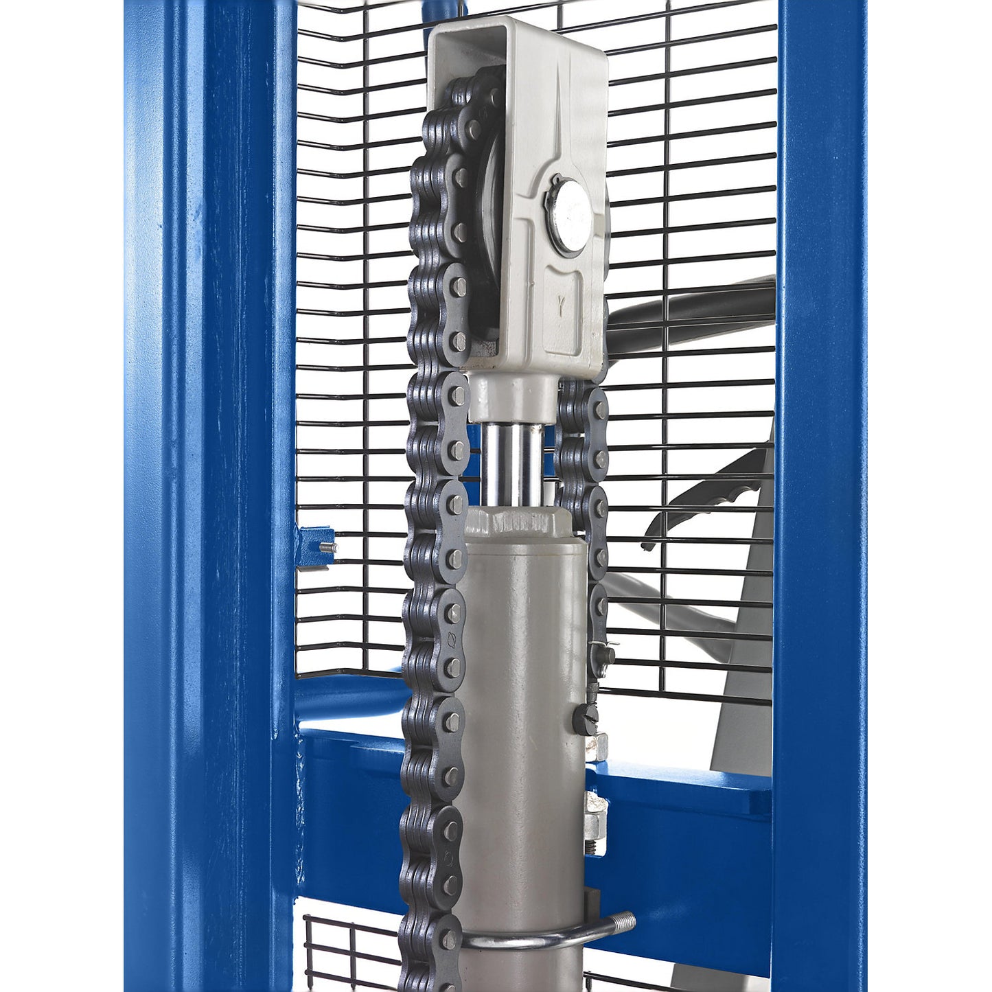 High lift stacker, lifting range 90 - 1600 mm, max. load 1100 kg, overall height 1980 mm.