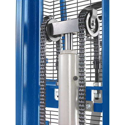 High lift stacker, lifting range 90 - 2500 mm, max. load 1100 kg, overall height 1838 mm.