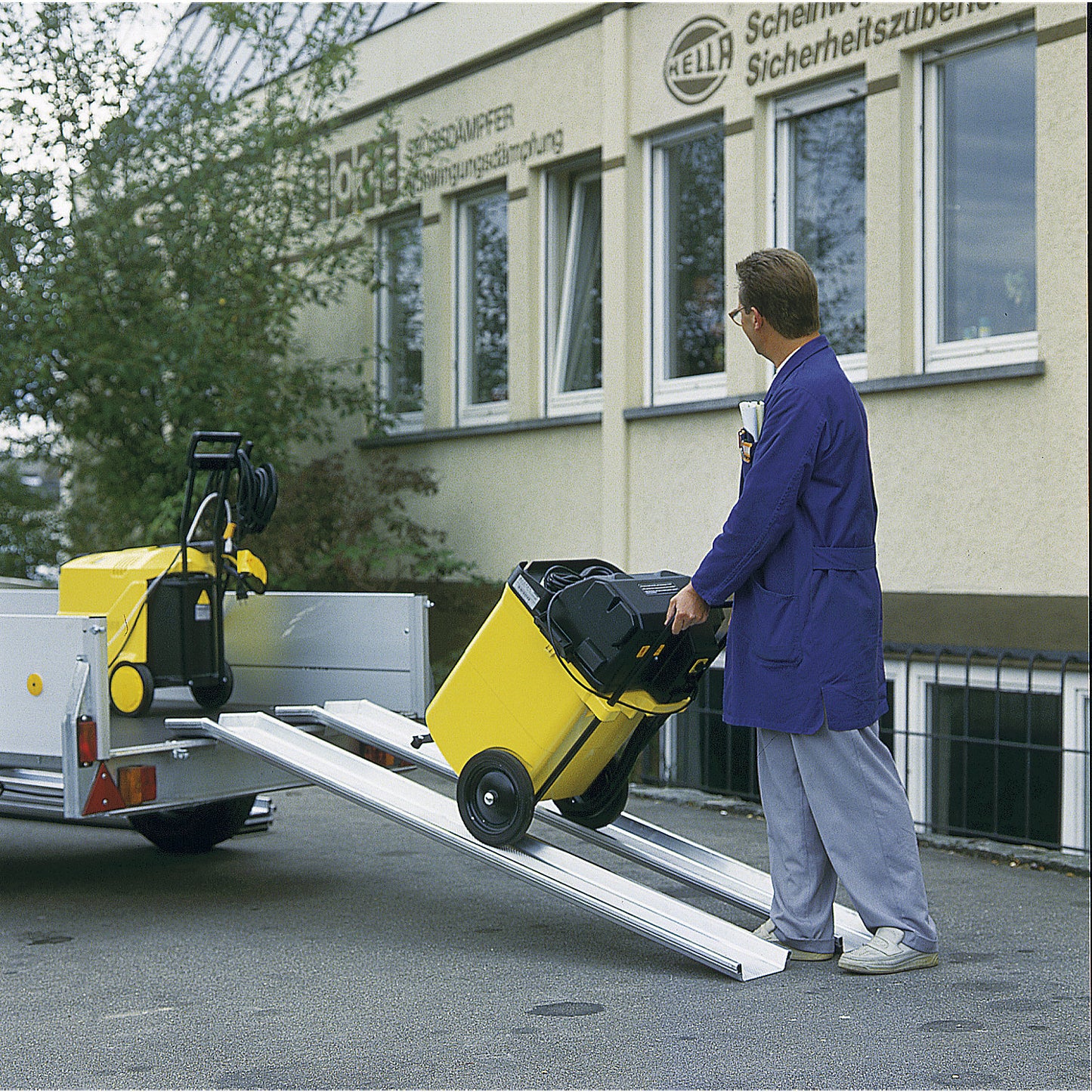 Aluminium loading rail, max. load 500 kg, wheel channel width 150 mm, 1 pair.