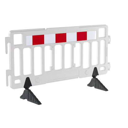 Plastic barrier fencing, length 2 m, white.