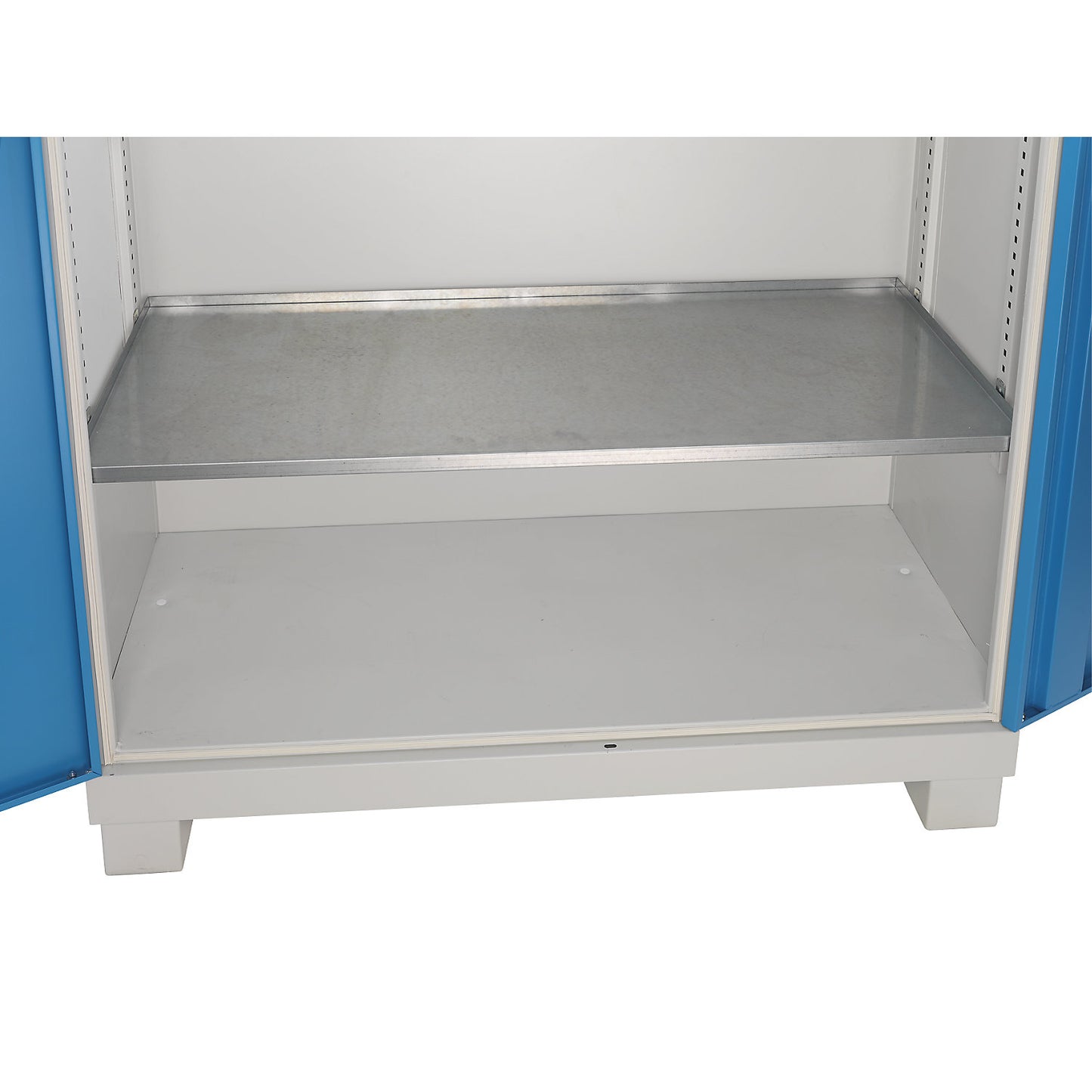 Shelf, zinc plated, HxWxD 45 x 1167 x 550 mm, max. load 80 kg.