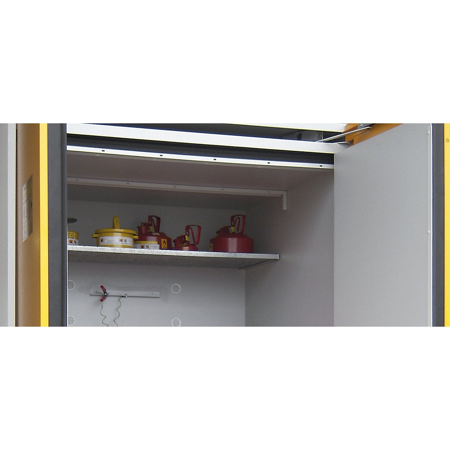 Mesh grid shelf for drum cupboard, WxD 1550 x 1025 mm, max. load 75 kg.
