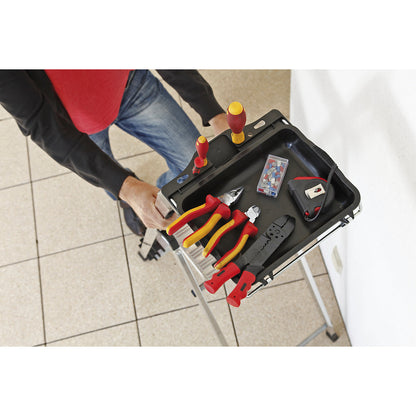 Aluminium step ladder, with a MultiGrip system, 6 steps.