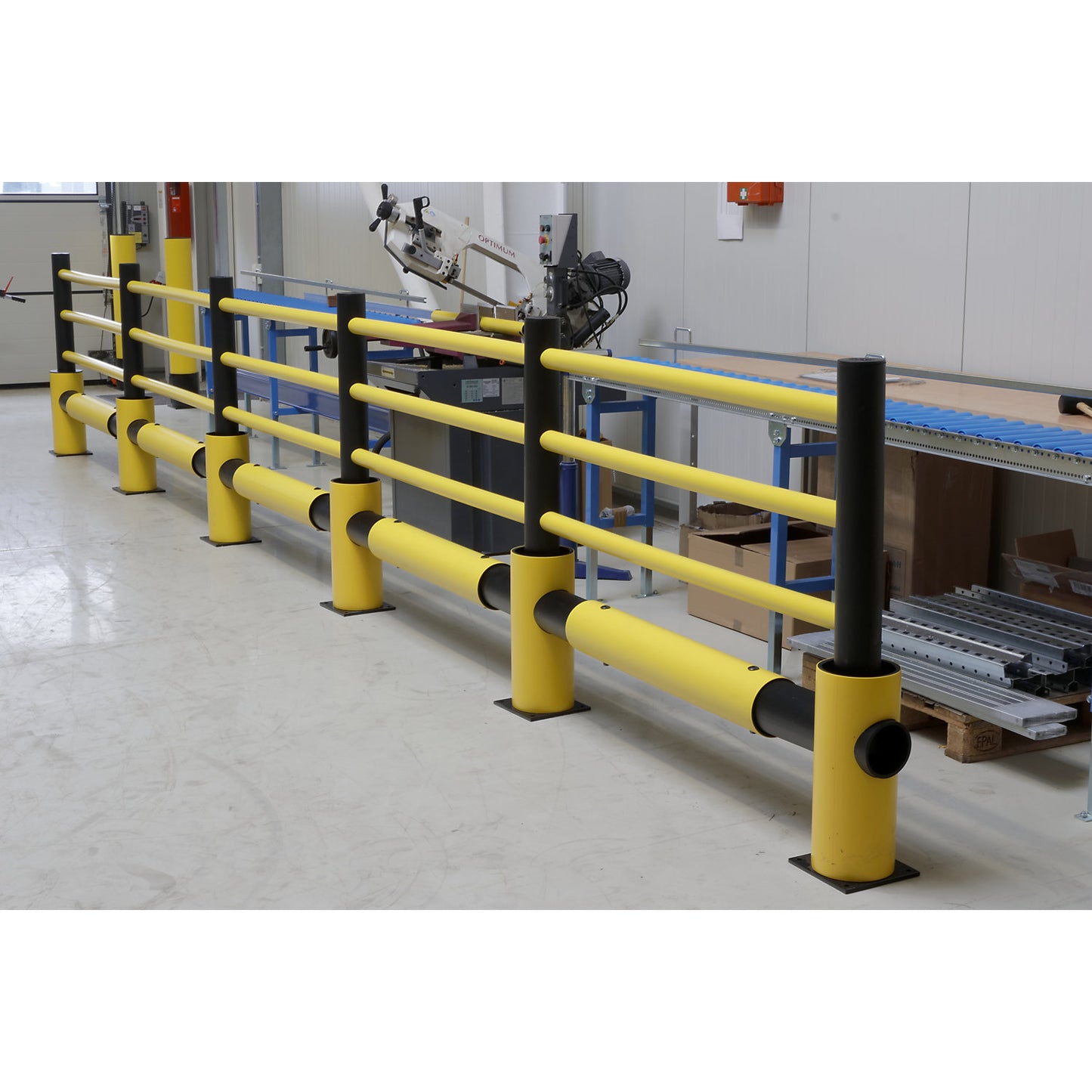 Traffic barrier, Echo, made of flexible plastic, end posts.