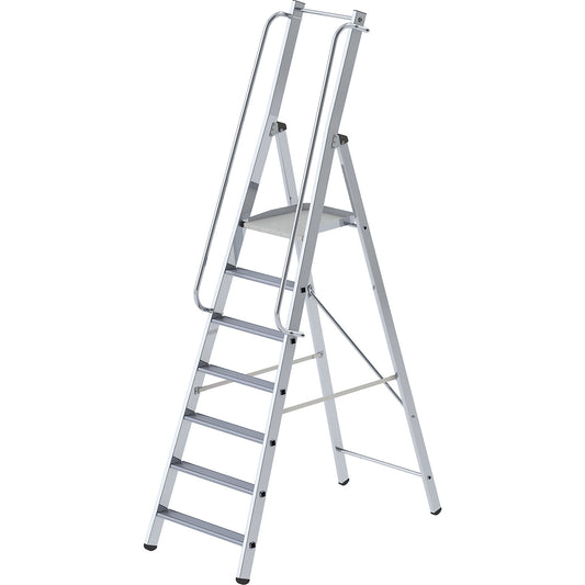 Aluminium step ladder, single sided access, 7 steps.