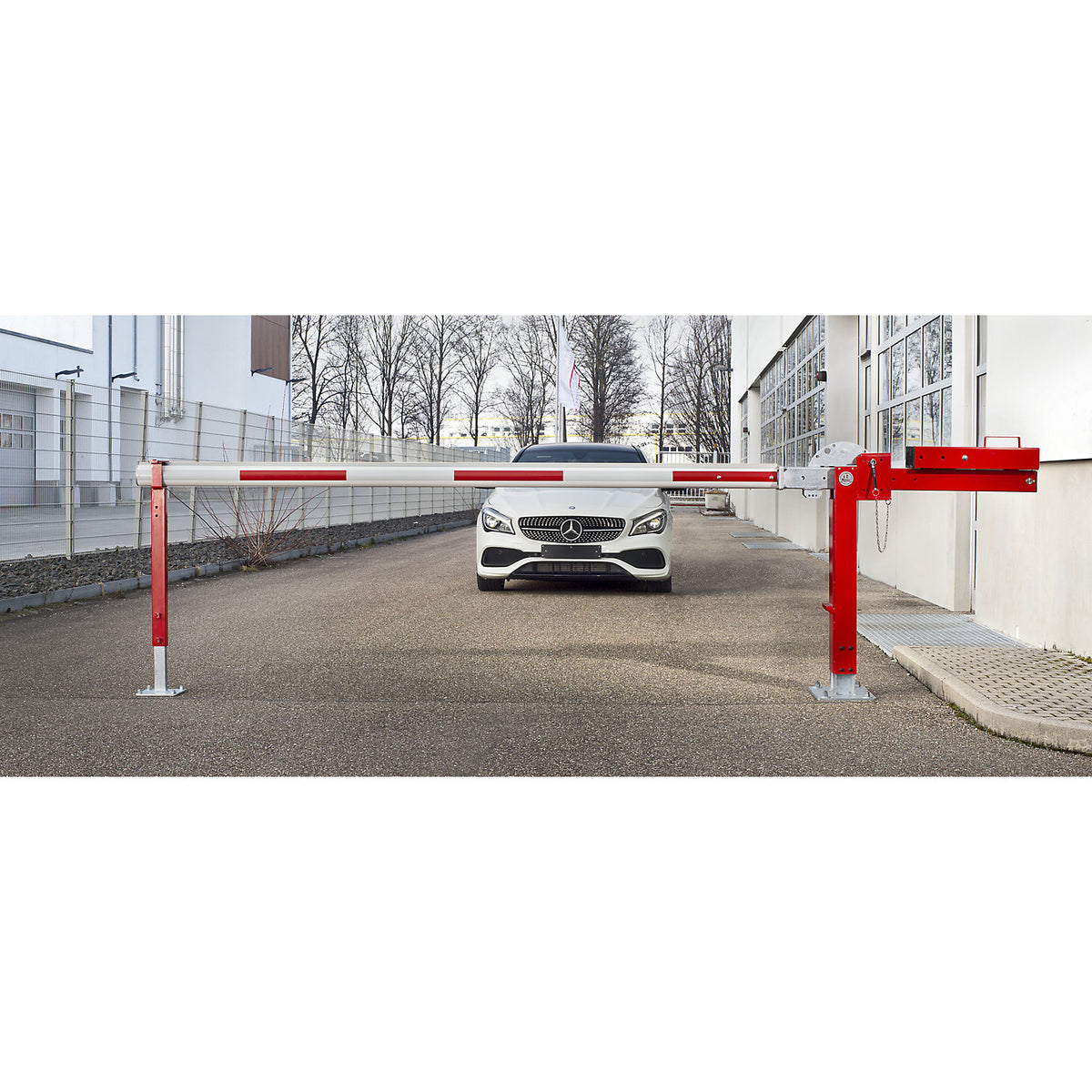 Access barrier, barrier, with counterbalance weight and fixed support arm, barrier beam length 7.5 m.