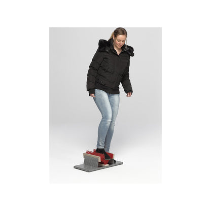Shoe cleaner, made of ribbed steel sheet metal, LxWxH 590 x 290 x 170 mm.