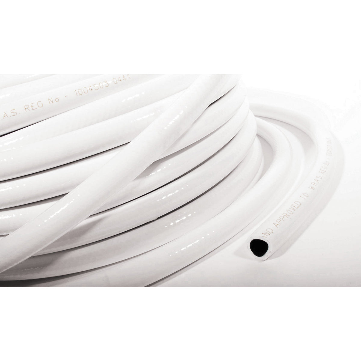 Drinking water hose made of PVC, length 30 m, Ø 26 mm.