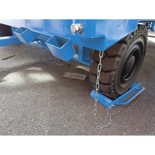 Wheel chock, double action, light blue RAL 5012.