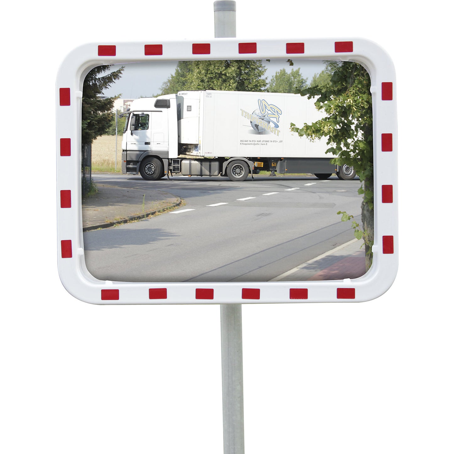 Traffic mirror with universal bracket, rectangular, HxWxD 600 x 800 x 50 mm.