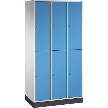 Intro double deck clothes lockers, 3 compartments, light grey / light blue, WxD 920 x 500 mm.