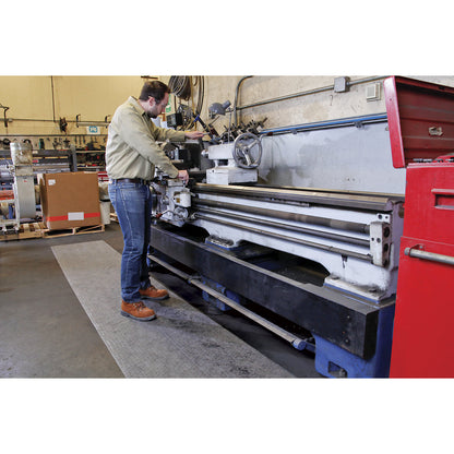 Universal absorbent sheeting roll, length 46 m, width 610 mm, perforated in lengths of 305 mm.