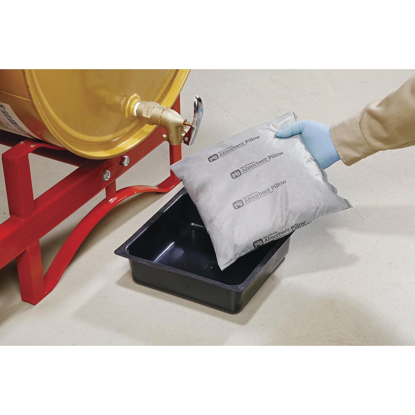 Absorbent cushion in PE pan - PILLOW-IN-A-PAN, pan with cushion, pack of 24, LxWxH 250 x 250 x 50 mm.