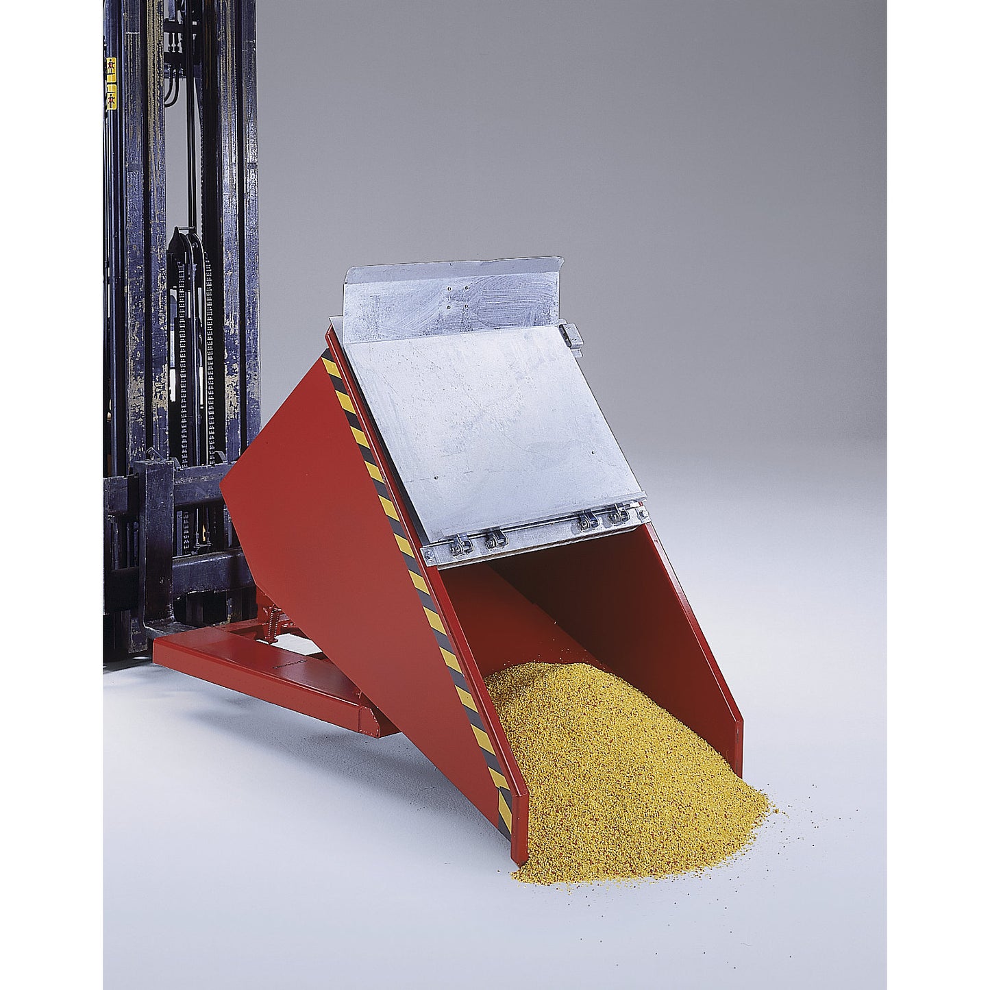 Tilting skip, extremely low overall height, without wheels, capacity 0.75 m³, flame red.