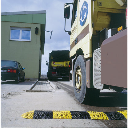 Speed ramp, rubber, height 50 mm, max. 20 km/h, standard element, black.