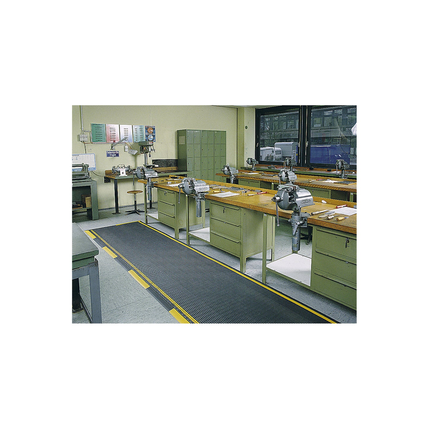 Anti-slip matting, recycled PVC, 10 m roll, width 600 mm, black/yellow.