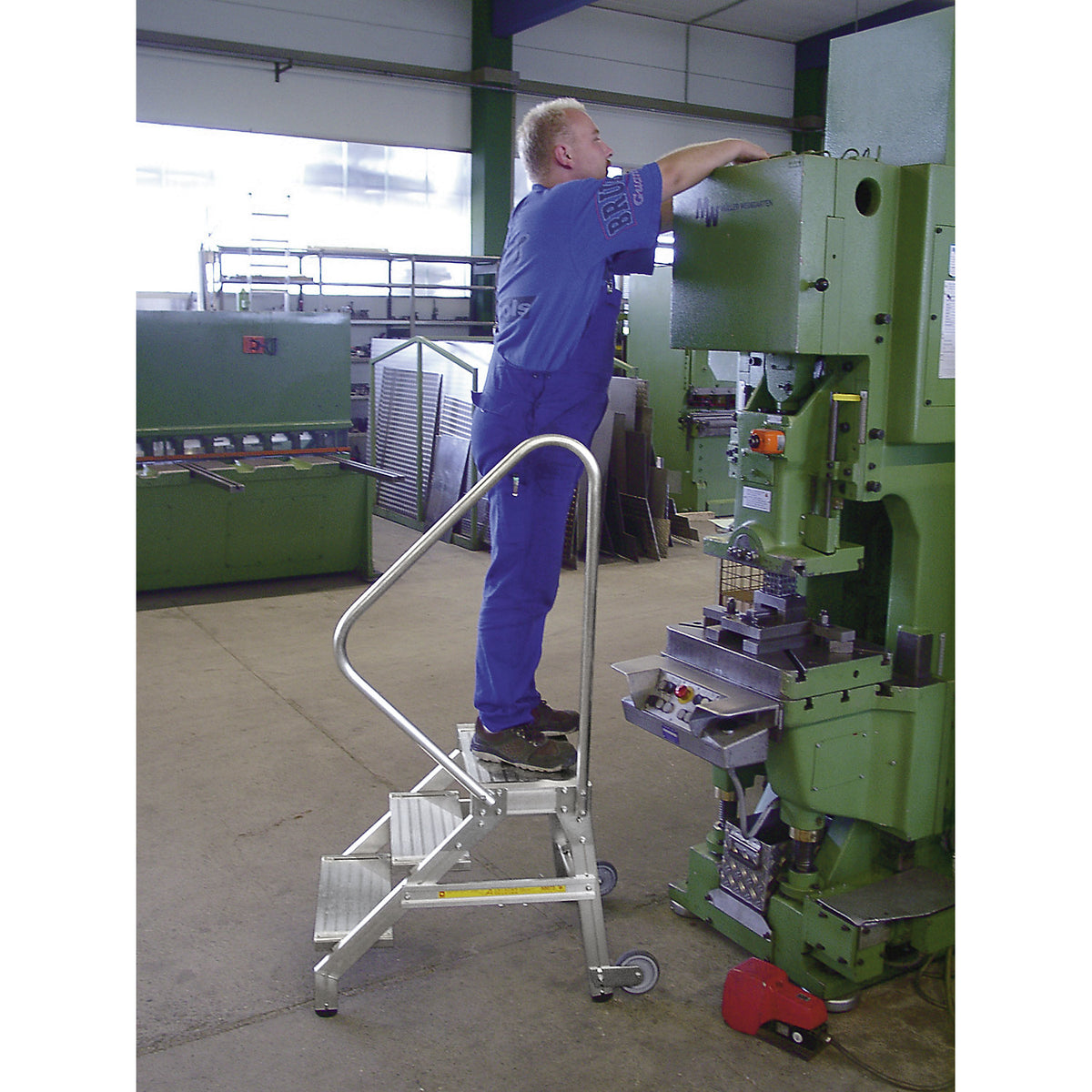 Heavy duty machine steps, MOBILE, max. load 300 kg, 2 steps.