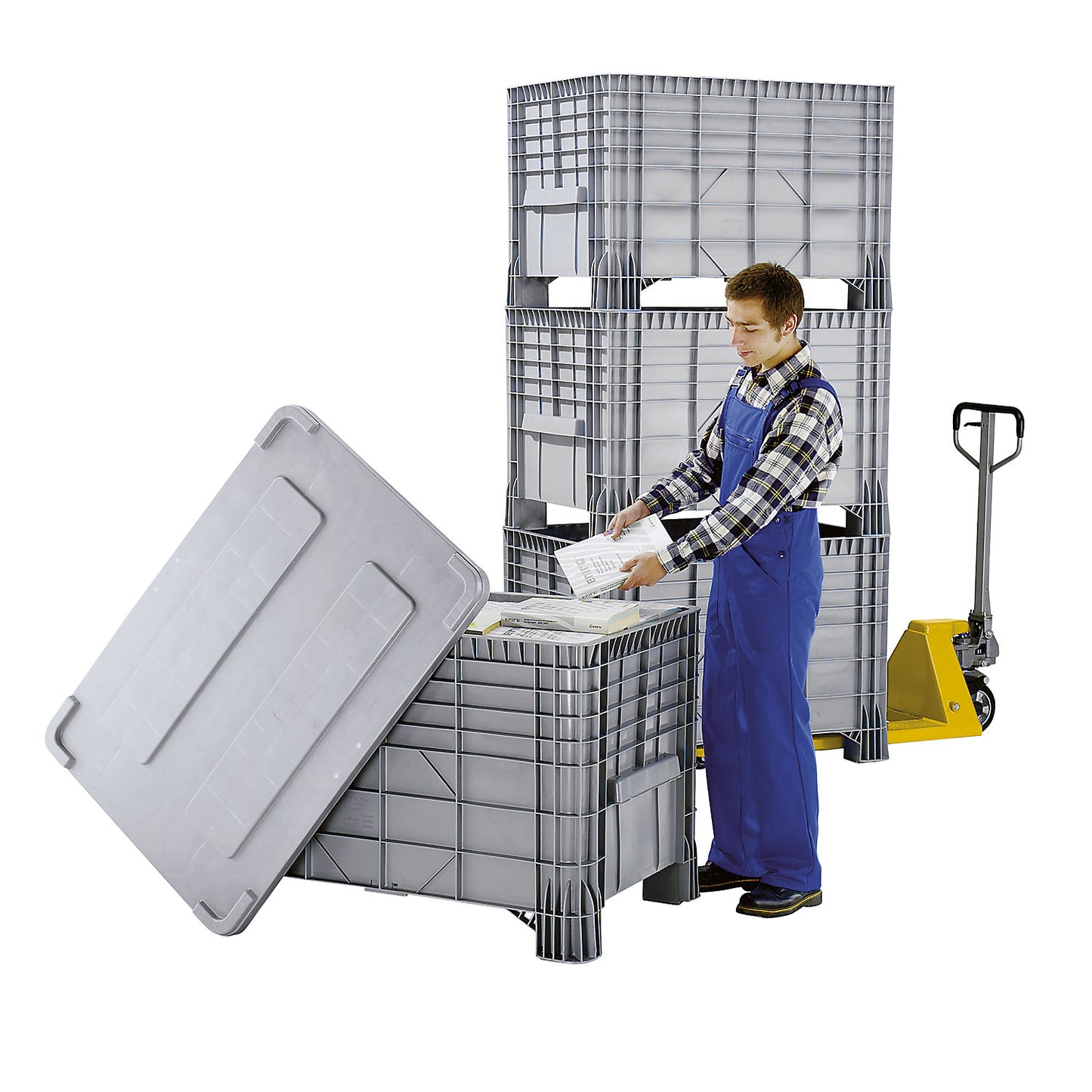 Polyethylene pallet box, capacity 550 l, 4 feet and 4 castors, 1+ items.