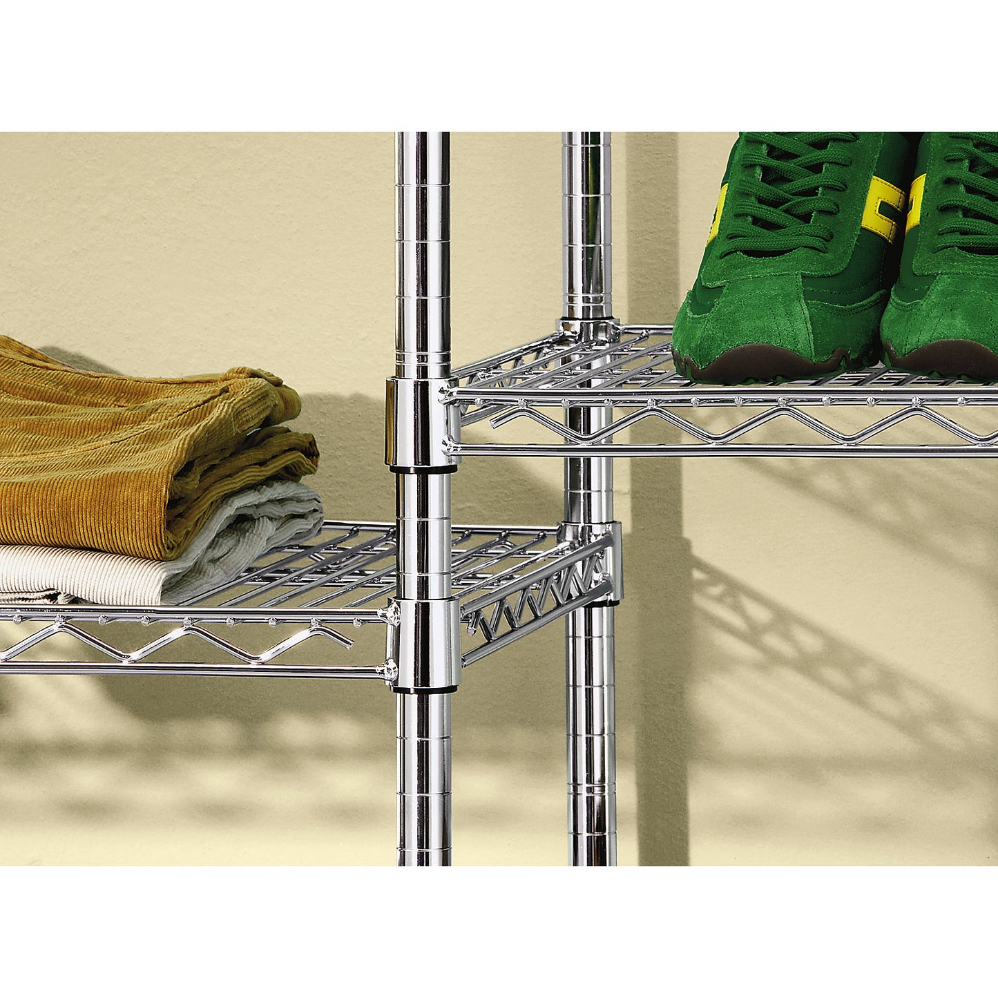 Shelf for steel mesh shelf unit, chrome plated, max. shelf load 150 kg, width 910 mm, depth 610 mm, pack of 2.