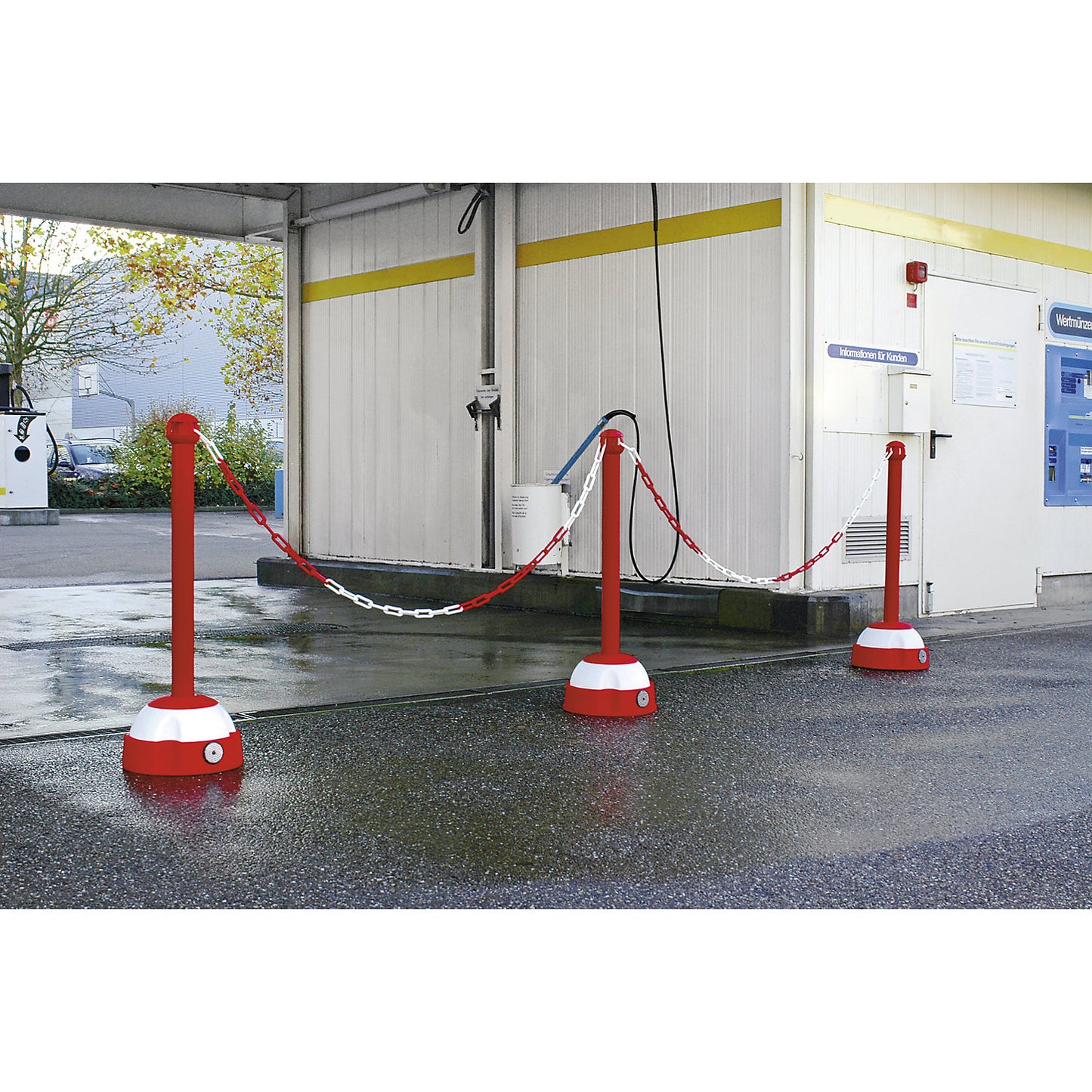 Hi-Vis chain post, for indoor and outdoor use, yellow / black.