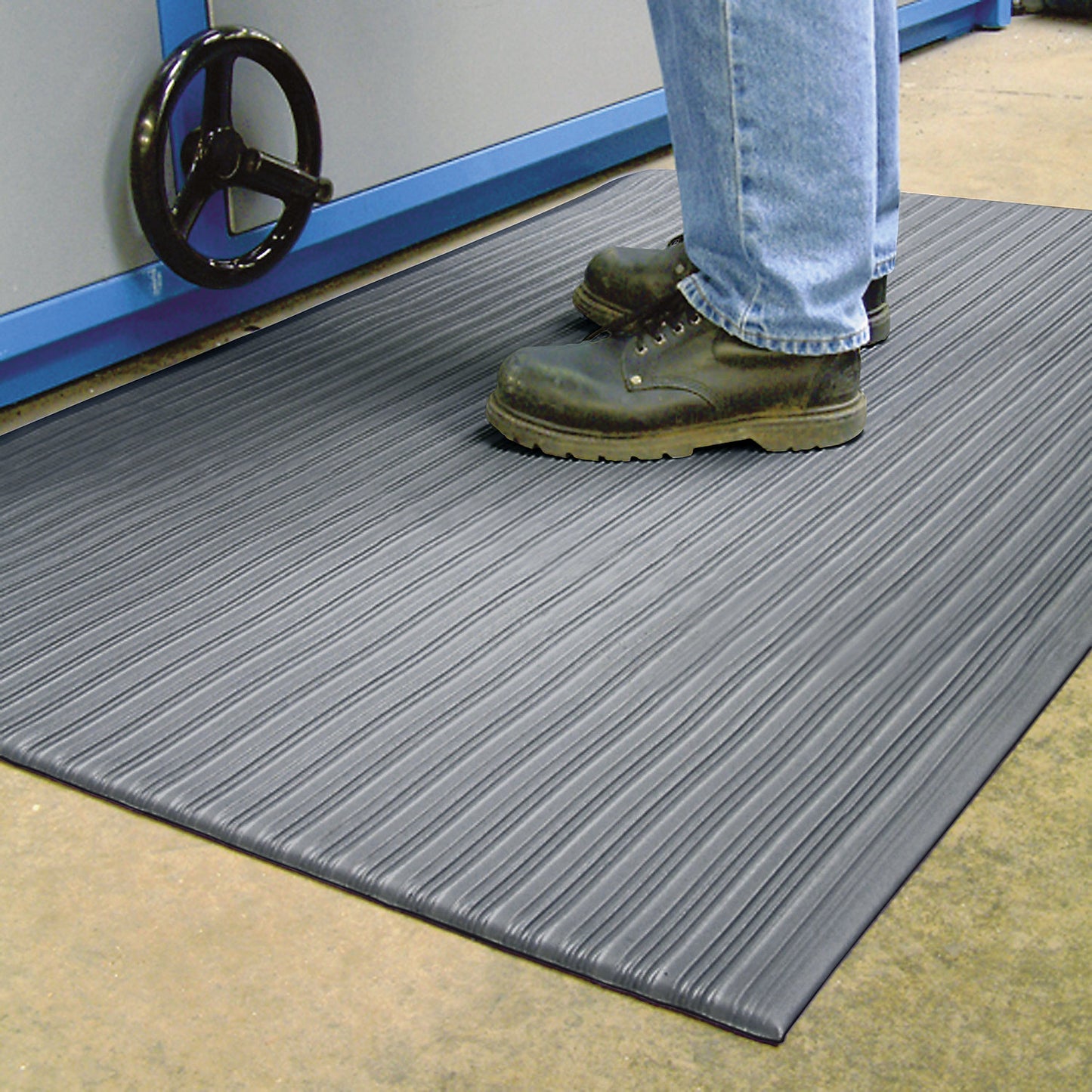 Orthomat® Ribbed anti-fatigue matting, LxW 1500 x 910 mm, grey with high visibility stripes.