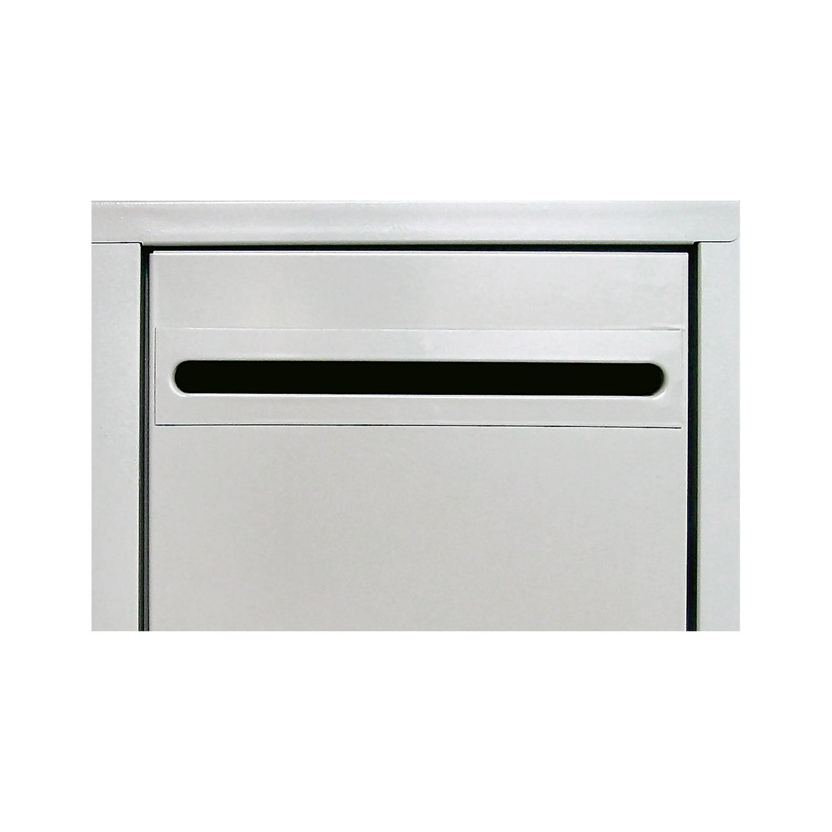 Access slot, for steel cupboard, for 300 mm compartment width, extra cost.