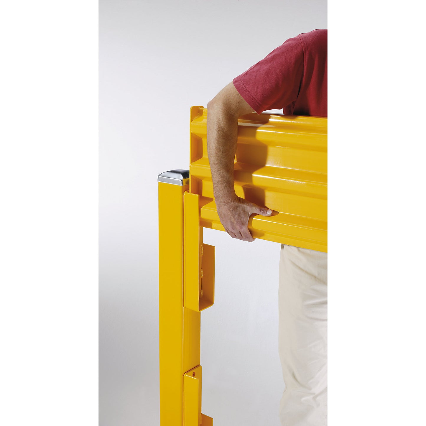 Crash protection wall, height 480 mm, 1 wall section, length 762 mm, extension section incl. 1 post.