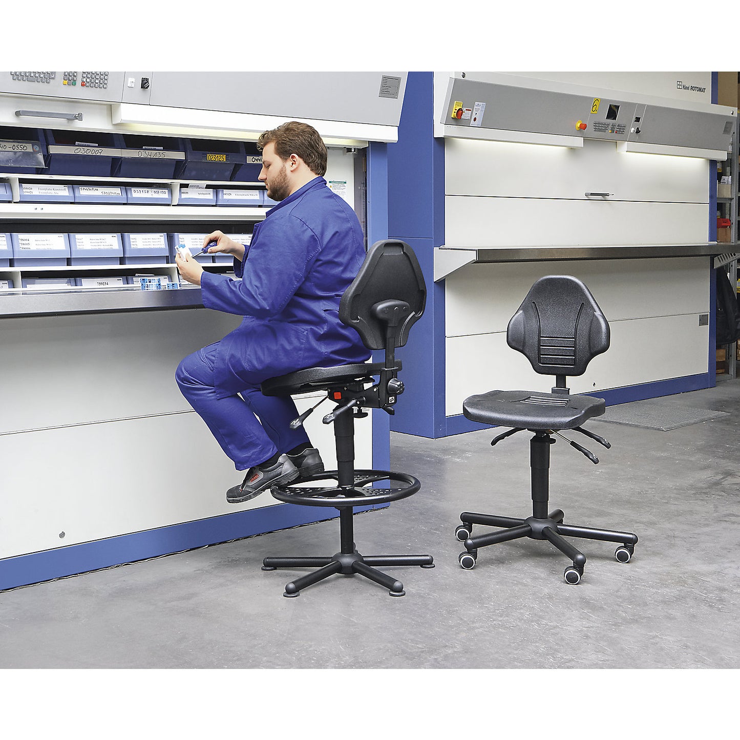 Heavy duty industrial swivel chair, supports up to 250 kg, with castors, height adjustment range 480 - 610 mm.