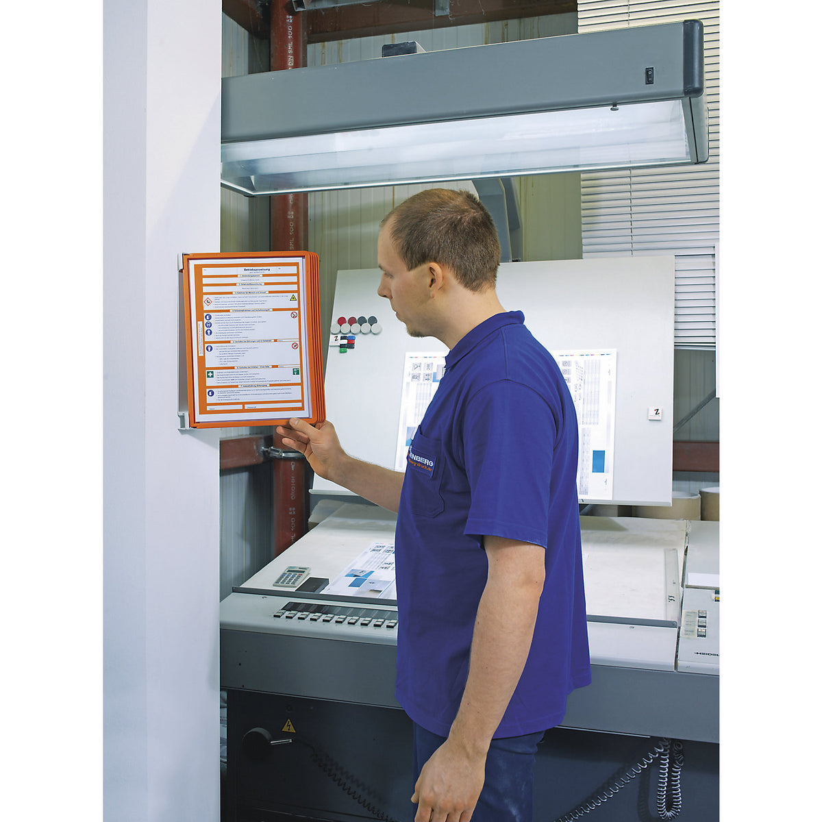 Complete wall holder set, 5 x A4 clear view panels, pack of 2, blue frame.