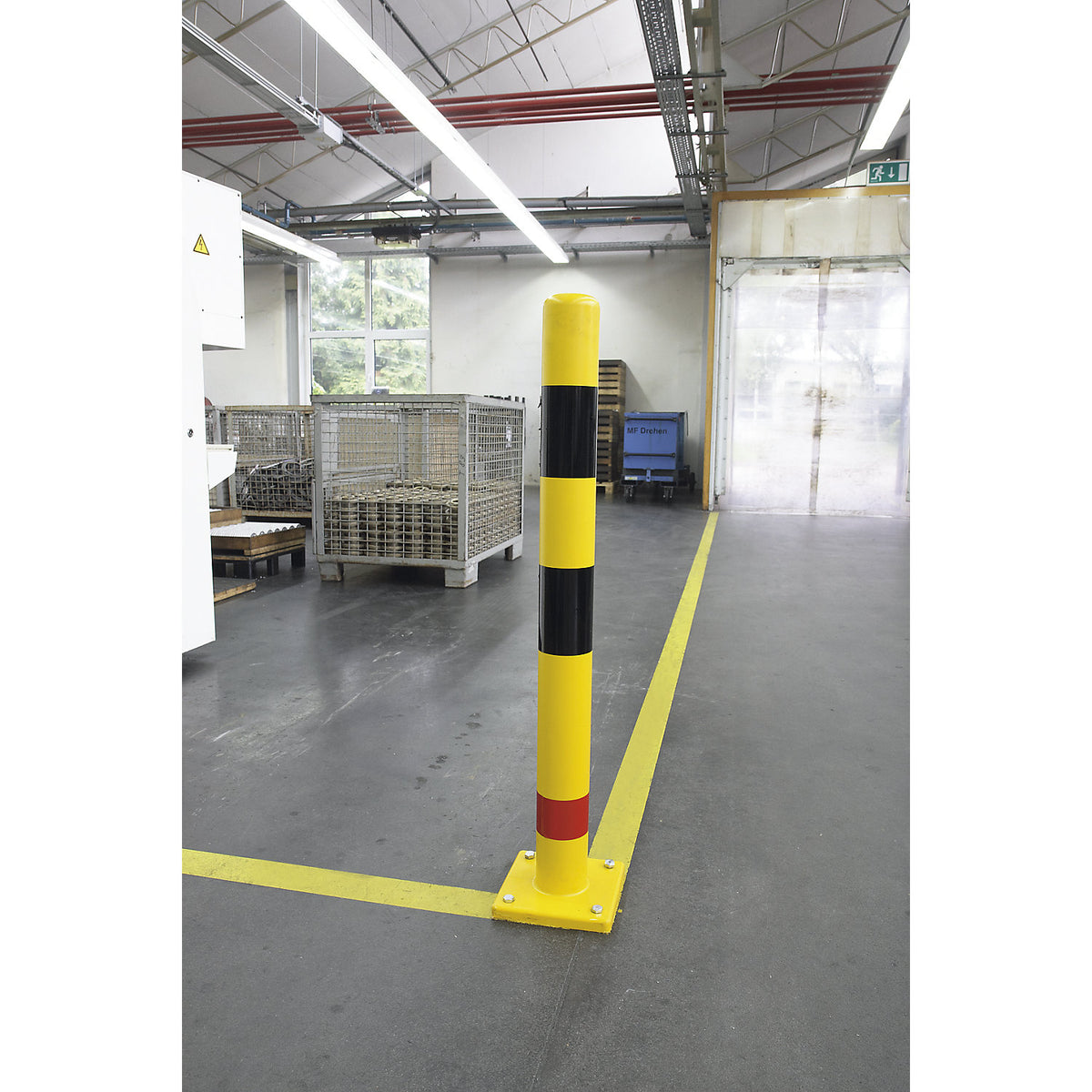 Crash protection bollard, made of plastic, Ø 90 mm.