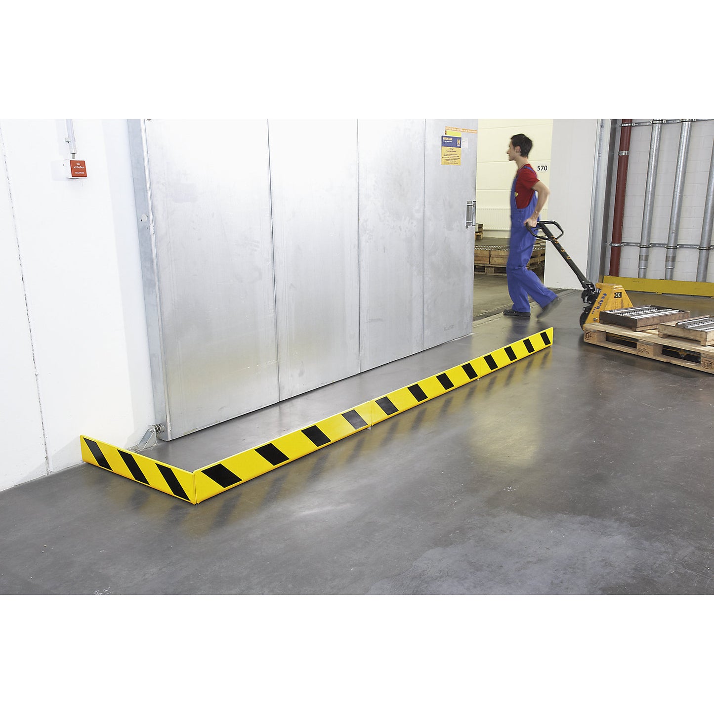Impact protection guide kerb, steel, yellow / black, length 800 mm.