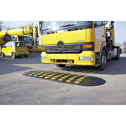 Speed ramp, recycled rubber, yellow / black, for speed limit 20 km/h.