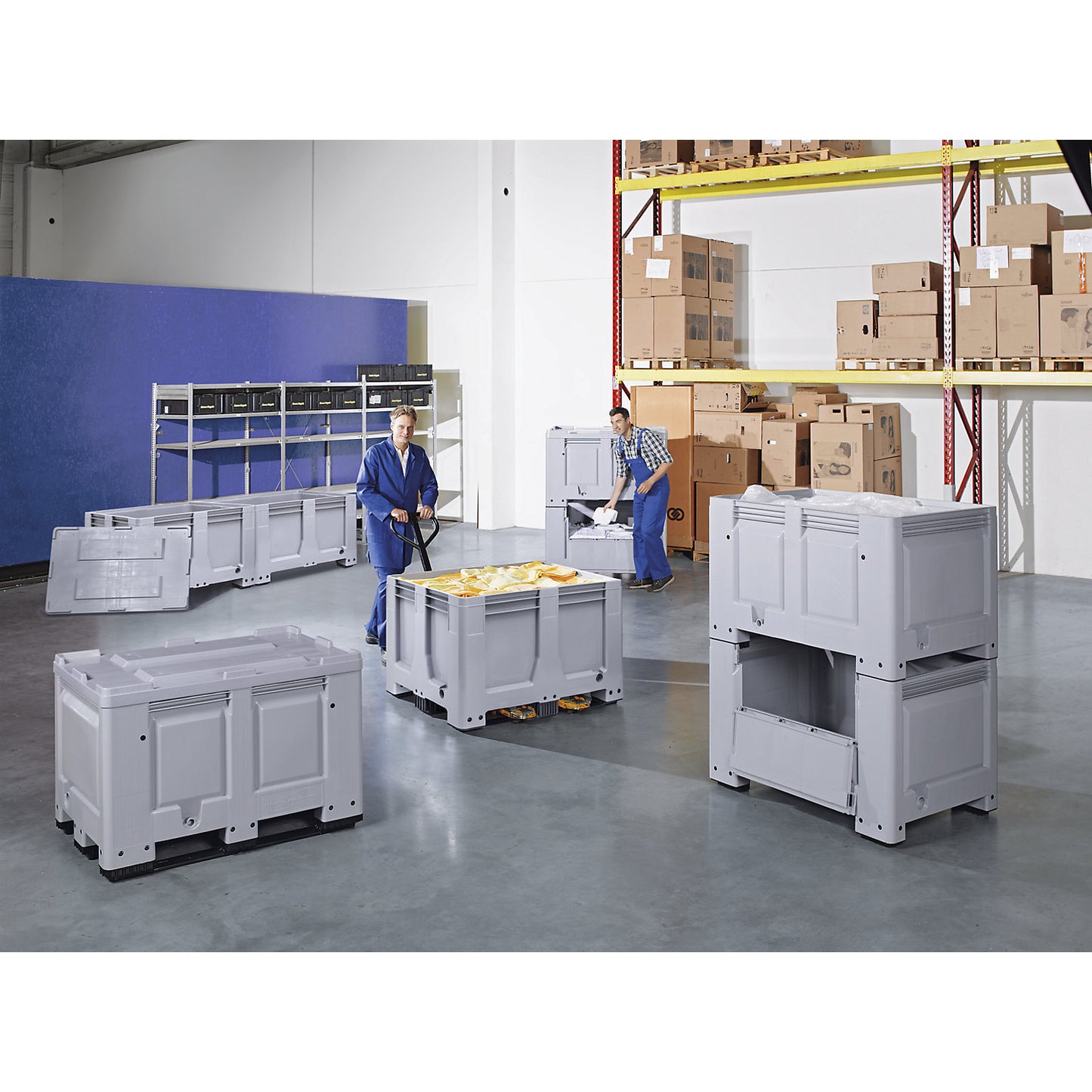 Pallet box, standard version, capacity 610 l, model with 4 feet.
