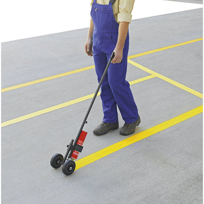 Floor marking device, marking device with castors, handle length 980 mm.