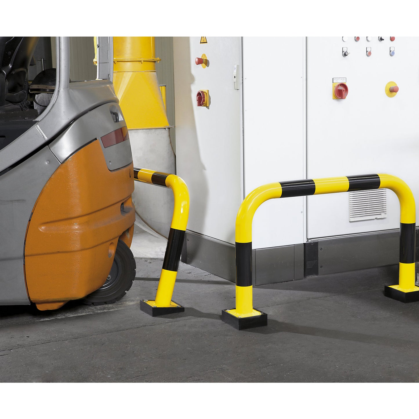 Impact protection guard, steel, Ø 76 mm, with spring element, for indoor use, HxW 640 x 1000 mm.